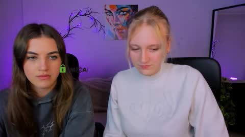 Snapshot of lina_fox12 chatting on October 1, 12:54 pm lina_fox12 online show from October 1, 12:54 pm
