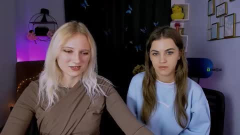 Snapshot of lina_fox12 chatting on September 30, 12:44 pm lina_fox12 online show from September 30, 12:44 pm