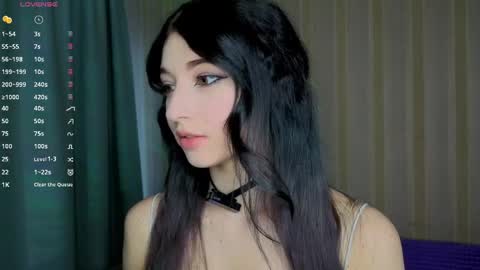 Lina online show from April 8, 3:25 pm