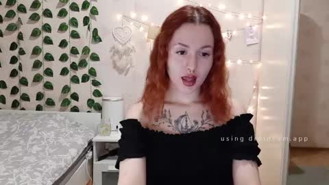 Snapshot of lina_red_x chatting on January 23, 1:19 am Lina Red X online show from January 23, 1:19 am
