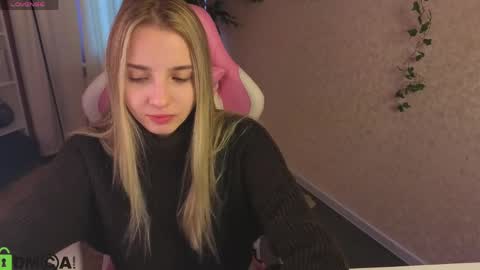 LINA online show from April 16, 1:17 am