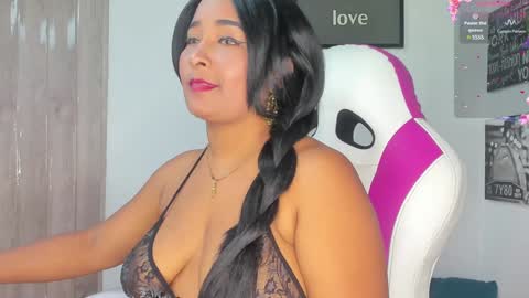 Snapshot of lina_sanchezih chatting on January 17, 3:32 pm LINA SANCHEZ online show from January 17, 3:32 pm