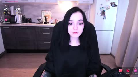 Snapshot of lina_tyaan chatting on October 13, 12:19 pm Lina 3 1715622743 online show from October 13, 12:19 pm