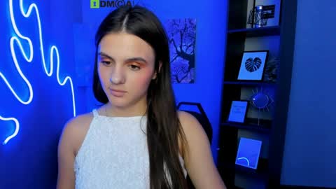 linaa_dolly online show from June 5, 2:23 pm