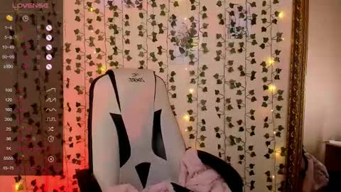 Lina online show from February 5, 8:39 am