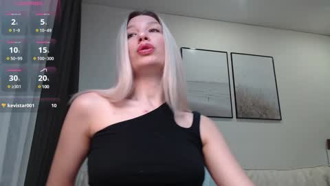 Snapshot of linaland2023 chatting on December 9, 9:39 am Lina online show from December 9, 9:39 am