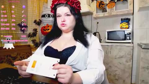 Lina online show from October 31, 12:20 pm