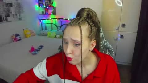 Lina online show from April 18, 9:58 pm