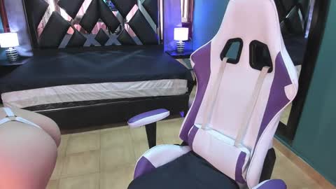  Linda  online show from February 28, 6:52 pm