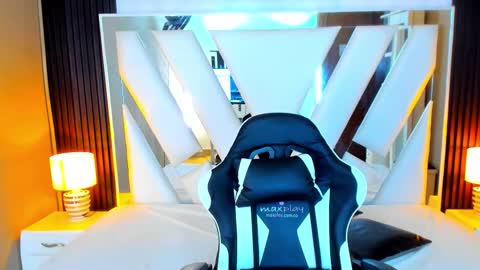  Linda  online show from October 24, 6:15 pm