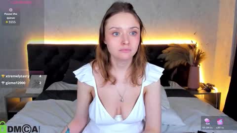 Linda  GMT2 Mon Tu Fri Sa Su  0300am-1000 am online show from January 12, 1:44 am