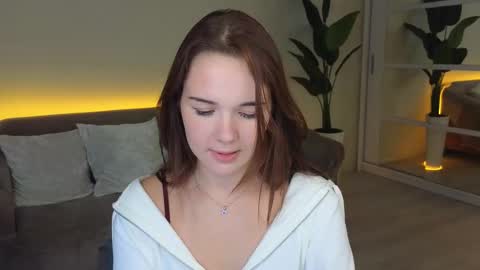 Snapshot of linda__robertz chatting on September 12, 9:11 pm linda__robertz online show from September 12, 9:11 pm