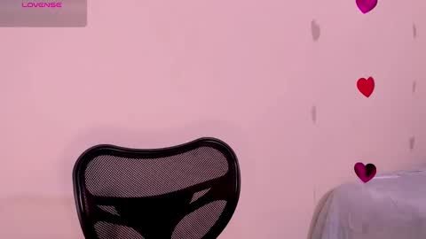 Alana online show from March 6, 6:59 pm