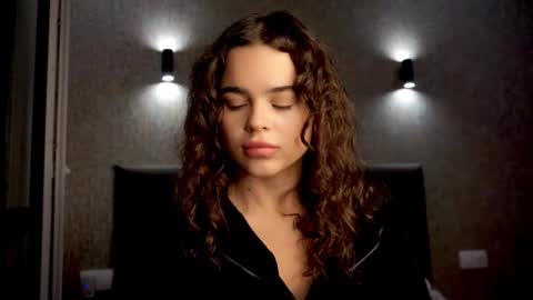 Linda online show from November 5, 1:16 pm