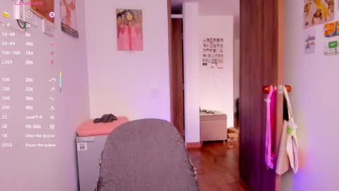 Giggles  online show from March 16, 4:55 pm