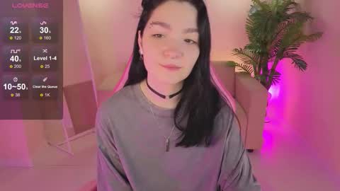 Linda online show from December 4, 12:35 am