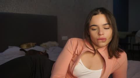 Linda online show from May 22, 1:42 pm