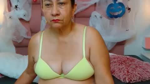 Snapshot of lindacoopers chatting on October 18, 3:26 pm lindacoopers online show from October 18, 3:26 pm