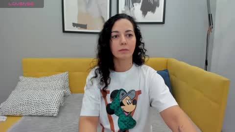 Linda online show from February 9, 1:23 am