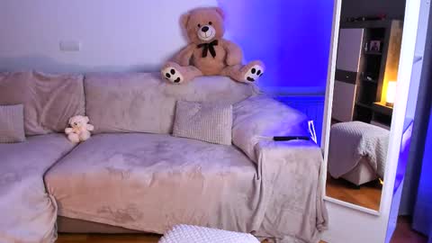 Alexandra online show from December 5, 8:14 am