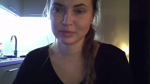 Anna online show from February 28, 9:03 pm