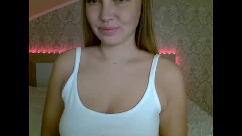 Snapshot of lindsisecret chatting on January 12, 5:33 pm Anna online show from January 12, 5:33 pm
