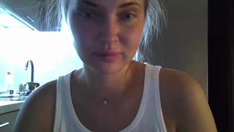 Snapshot of lindsisecret chatting on September 26, 7:44 pm Anna online show from September 26, 7:44 pm