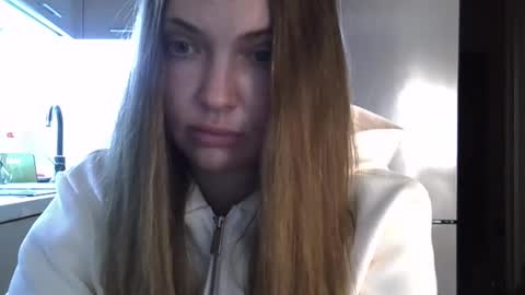 Snapshot of lindsisecret chatting on October 15, 6:32 pm Anna online show from October 15, 6:32 pm