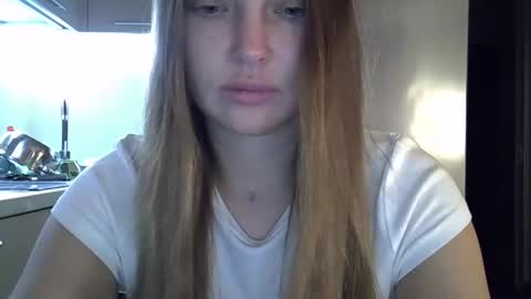 Snapshot of lindsisecret chatting on October 17, 7:39 pm Anna online show from October 17, 7:39 pm