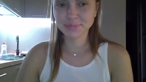 Snapshot of lindsisecret chatting on October 5, 7:57 am Anna online show from October 5, 7:57 am