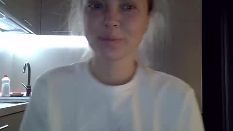 Snapshot of lindsisecret chatting on October 1, 4:28 am Anna online show from October 1, 4:28 am