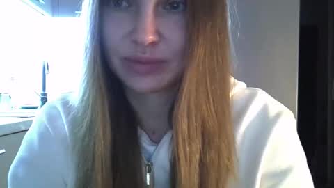 Snapshot of lindsisecret chatting on October 13, 2:31 pm Anna online show from October 13, 2:31 pm