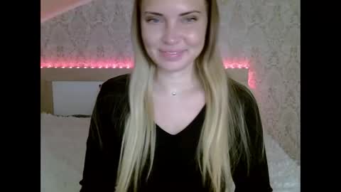 Snapshot of lindsisecret chatting on December 29, 4:08 pm Anna online show from December 29, 4:08 pm