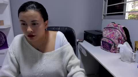Snapshot of lindsy31 chatting on October 17, 10:24 pm Lindsy online show from October 17, 10:24 pm