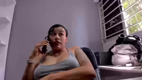 Snapshot of lindsy31 chatting on September 13, 2:58 pm Lindsy online show from September 13, 2:58 pm