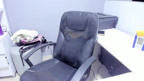 Snapshot of lindsy31 chatting on October 15, 12:24 am Lindsy online show from October 15, 12:24 am