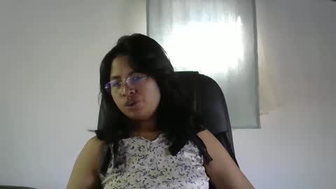 liora online show from March 30, 4:01 am