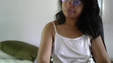 liora online show from March 31, 4:23 am