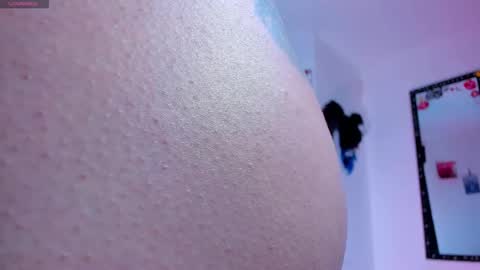 Snapshot of lips_sarasofia chatting on February 15, 5:19 am lips_sarasofia online show from February 15, 5:19 am