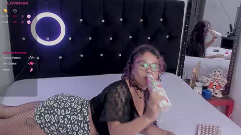 Snapshot of lips_sarasofia chatting on October 7, 9:30 pm lips_sarasofia online show from October 7, 9:30 pm