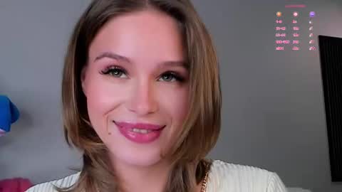 Snapshot of lipswithsweetonthem chatting on September 28, 1:45 am Lina online show from September 28, 1:45 am