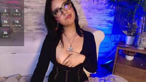 lisa dolly nyx online show from April 29, 8:36 pm