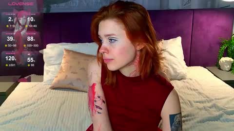 Snapshot of lisa_lisandia chatting on October 9, 6:06 am your new Girl online show from October 9, 6:06 am