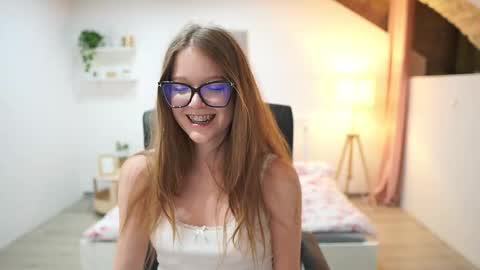 lisa mccoy  online show from October 24, 6:59 pm