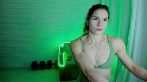 Snapshot of lisa_ree_ chatting on September 15, 10:17 pm lisa online show from September 15, 10:17 pm