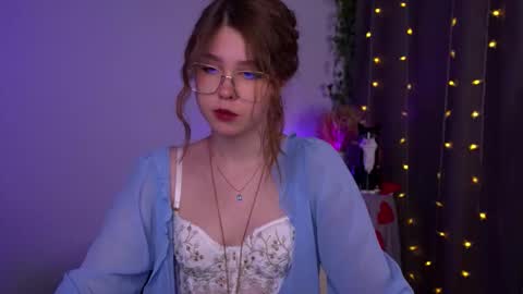  Lisa  online show from November 29, 10:58 pm