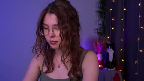  Lisa  online show from November 18, 8:10 pm