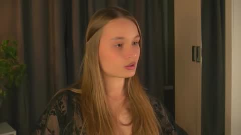 Snapshot of lisa_schiele chatting on September 26, 8:17 pm Elisabeth or Lisa online show from September 26, 8:17 pm