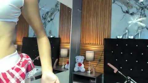 lisa_sweetas online show from September 26, 9:12 pm