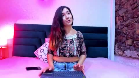 lisa white  online show from March 8, 5:11 am